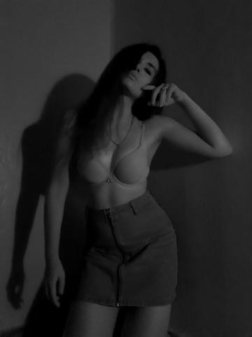 Полина Жгучая Блондинка